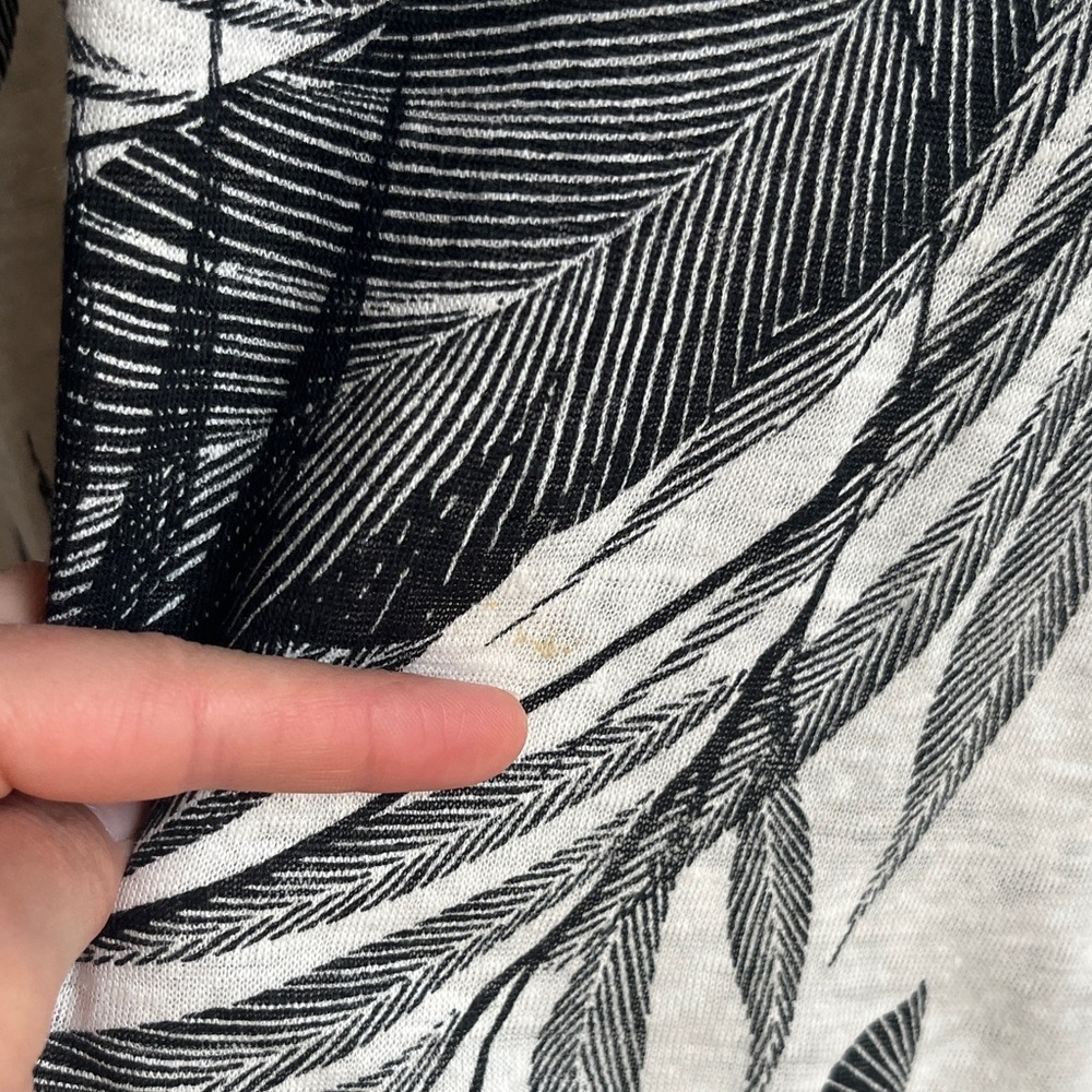 Tahari Black and White Leaf Print 100% Linen Blouse Sz 2X Coastal Grandma Beach - Picture 7 of 8